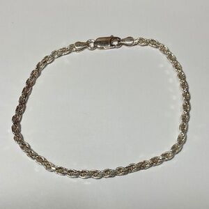 Sterling Silver Italian Rope Style Bracelet. 9 inches long